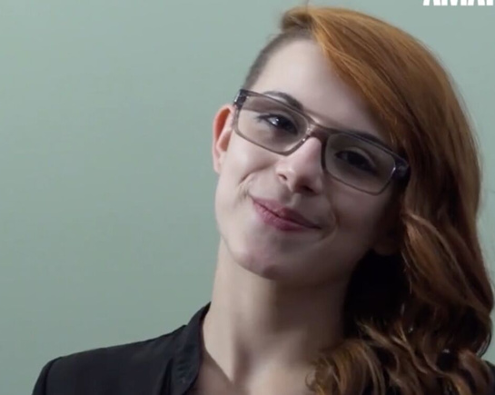 Рыжая студентка-француженка пришла на порно кастинг