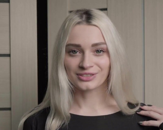 Блондинка-давалка дала в анал