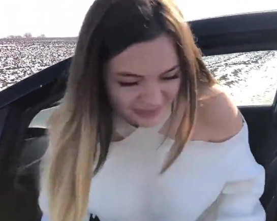 Секс в машине с незнакомкой