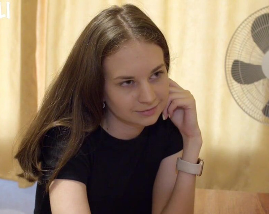 Сосед принес посылку из сексшопа и я изменила мужу, потому что он так долго в командировке, а так хочется нормального оргазма...