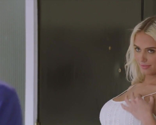 Зашла к соседу, как только его жена уехала