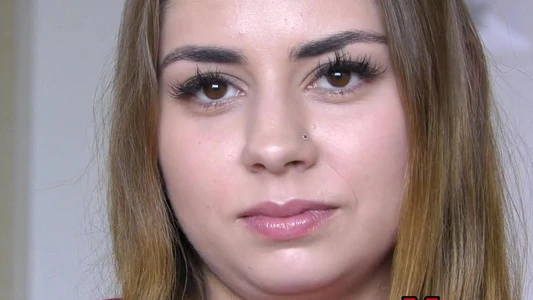 Юля приехала с России к Вудману на кастинг и никогда раньше не снималась в порно - говорит просто захотелось приключений