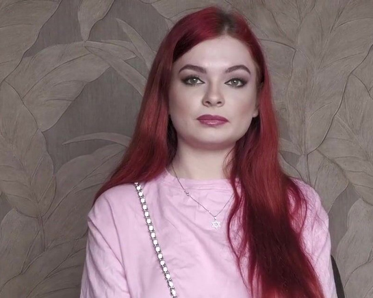 Русская девушка дает интервью и трахается с Вудманом у него на кастинге