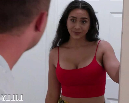 Рискнул изменить девушке и трахнул в анал ее лучшую подругу