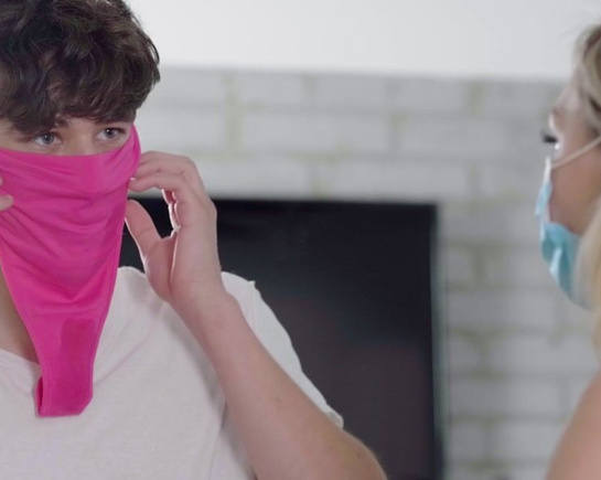 Тебе что нравится нюхать мои грязные трусы? я вчера трахалась в них...