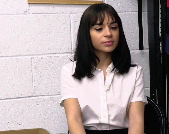 Красотка попала на осмотр к охраннику