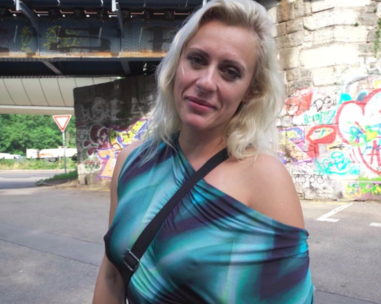 Леди, не хотите познакомится?