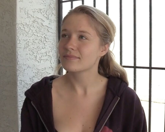 Всегда хотела отсосать незнакомцам члены из дырок