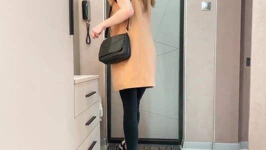 Мамка моего друга захотела отсосать