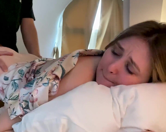 Мачеха скинула напряжение и уснула