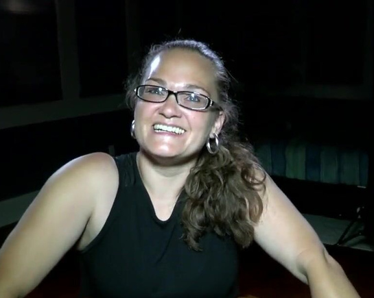 Покажи на свою зрелую киску, Сара