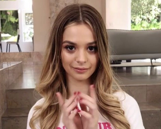 Очень сочная ебля с молодой милашкой и большими членами