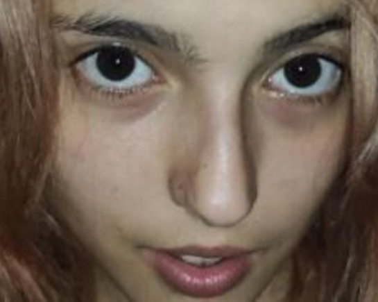 Худая девушка наслаждается большим членом, пока не кончит