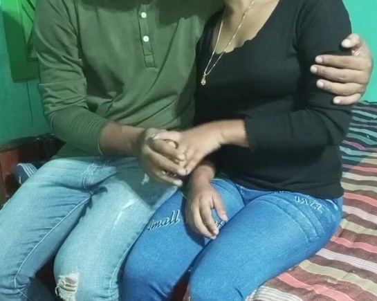 Первый раз трахнул соседку. Реальное порно..