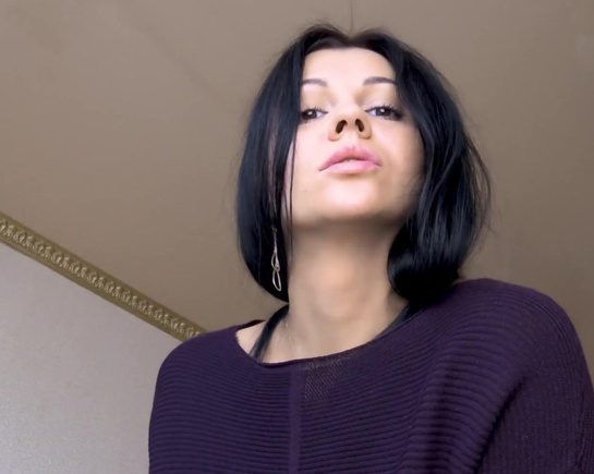 Хочешь поласкать мою кису? - Русская мамка с разговорами..