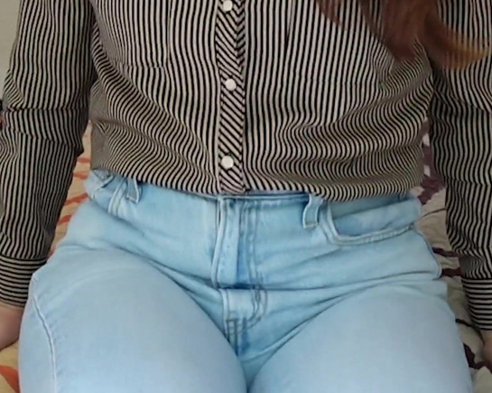 Девушка хоть и скромная, но тоже хочет секса