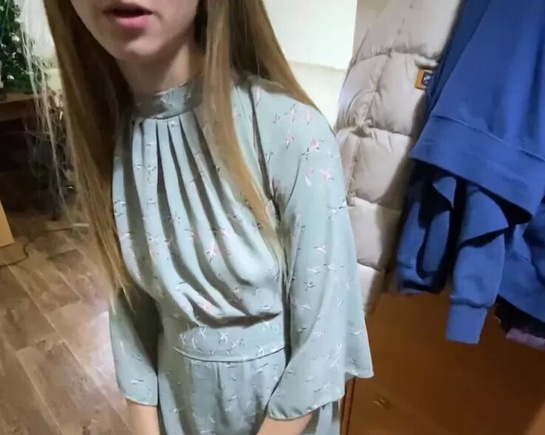 Разве твой парень не должен прийти скоро, вот-вот??