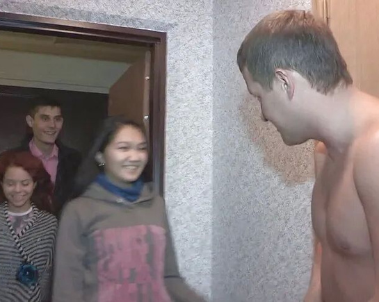 Как русские устроили групповой секс на квартире