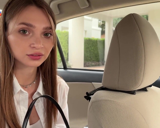 Забыла деньги и предложила таксисту зайти в гости