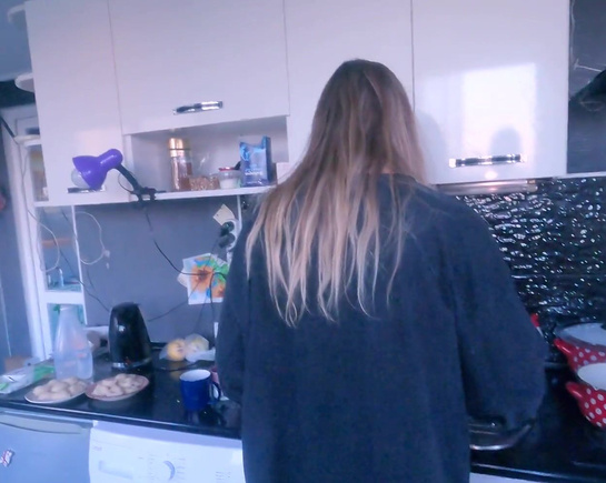 Девушка поняла, что хочет секса!