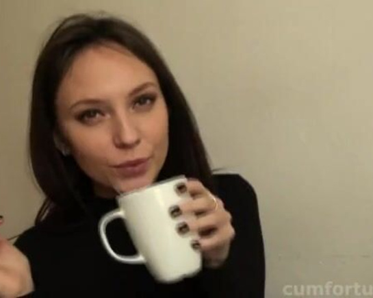 Курящая шлюшка всегда готова на всё