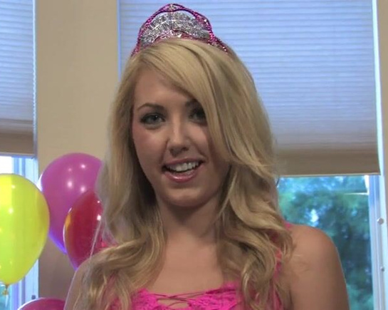 Дал в рот прямо на День рождение