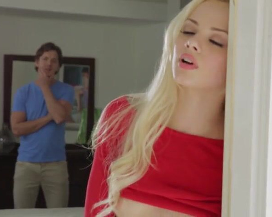 Горячий групповой секс семейной пары с шикарной матюркой