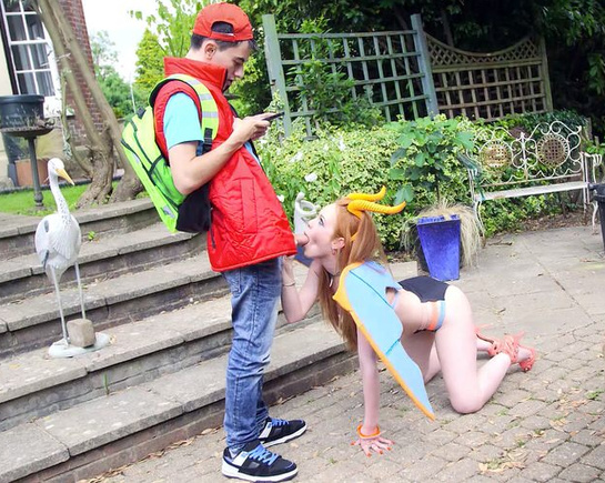 Студент собирает Pokemon Stars и трахает их в реальной жизни