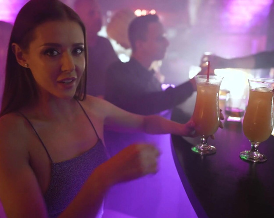 Пикапер познакомился в клубе с симпатичной девушкой и она дала свой номер