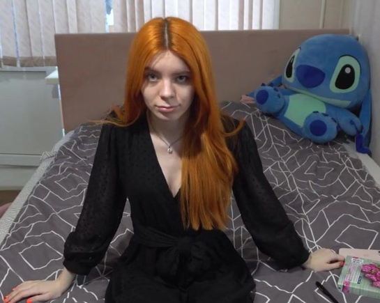 Русская девушка разговаривает с тобой, а ты дрочишь на нее