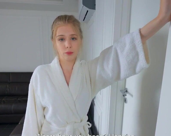 Ну и что ты делал? Опять тусовался со своей глупой девушкой?