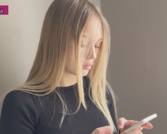 Только сладкий секс может отвлечь мою девушку от Айфона