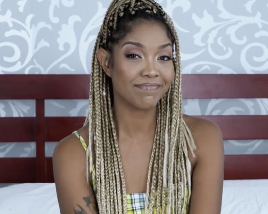 Мулатка с Калифорнии отвечает на вопросы перед сексом